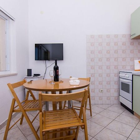Apartments Ivica - Garden Terrace 斯拉汀 外观 照片