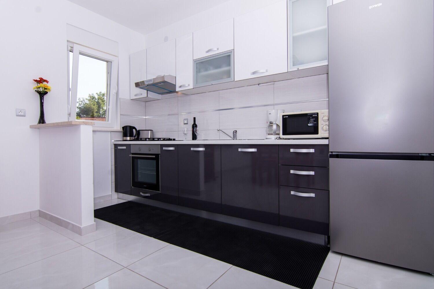 Apartments Ivica - Garden Terrace 斯拉汀 外观 照片