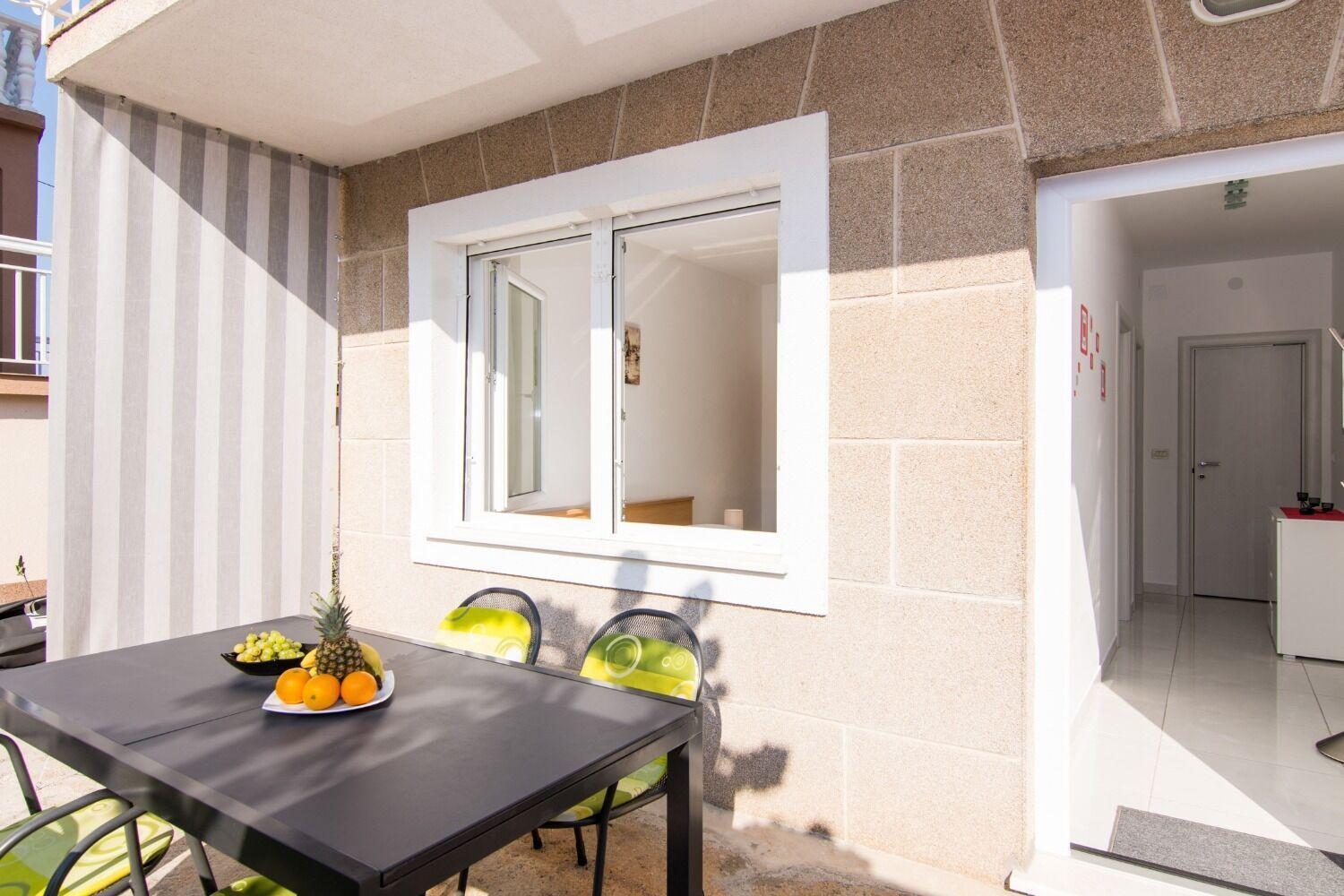 Apartments Ivica - Garden Terrace 斯拉汀 外观 照片