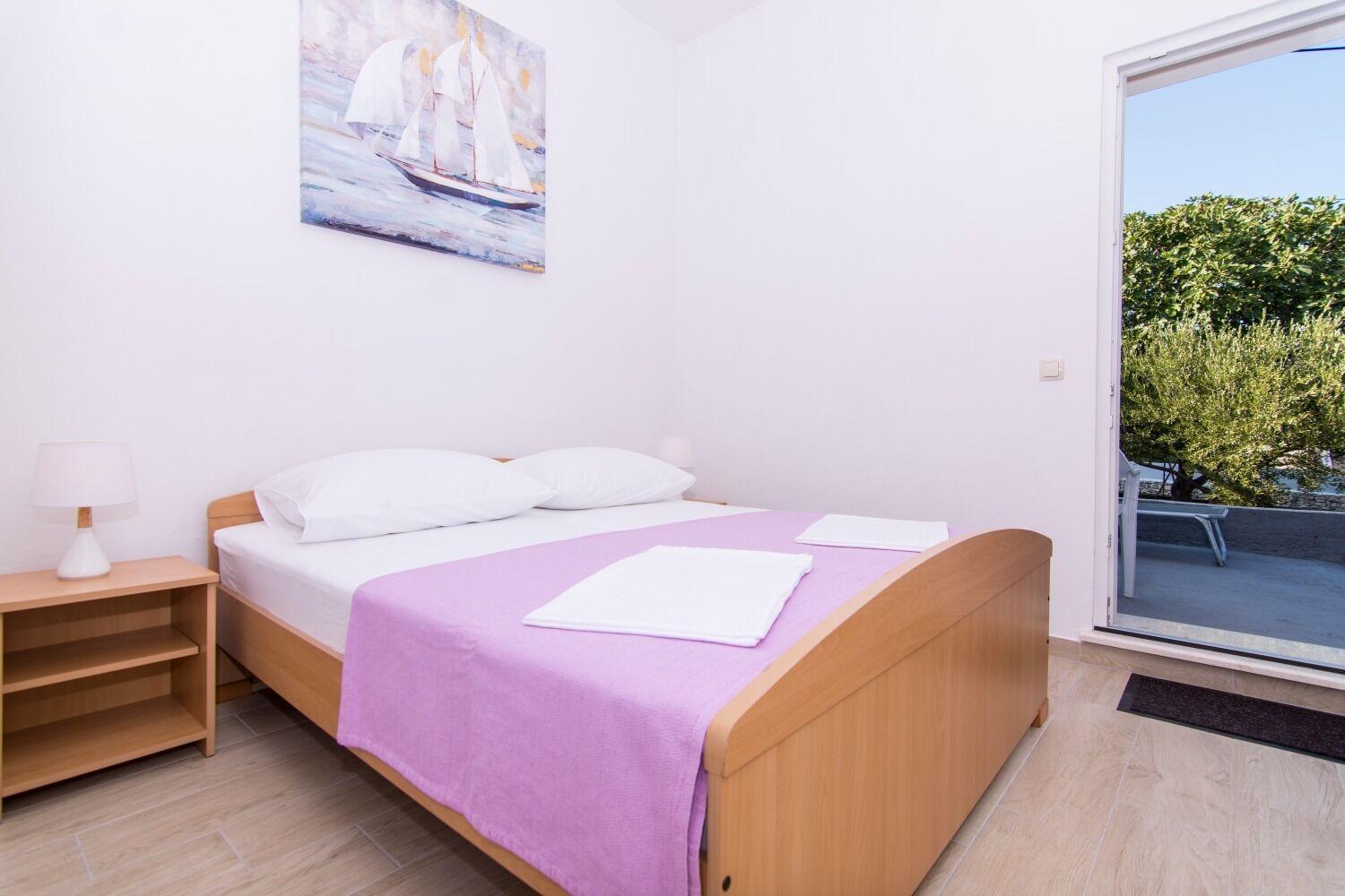 Apartments Ivica - Garden Terrace 斯拉汀 外观 照片