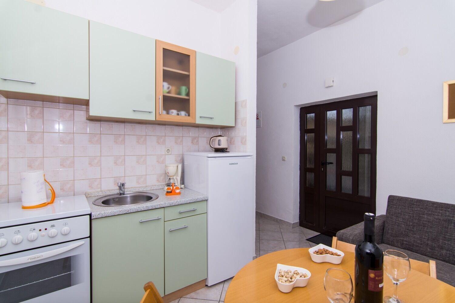 Apartments Ivica - Garden Terrace 斯拉汀 外观 照片