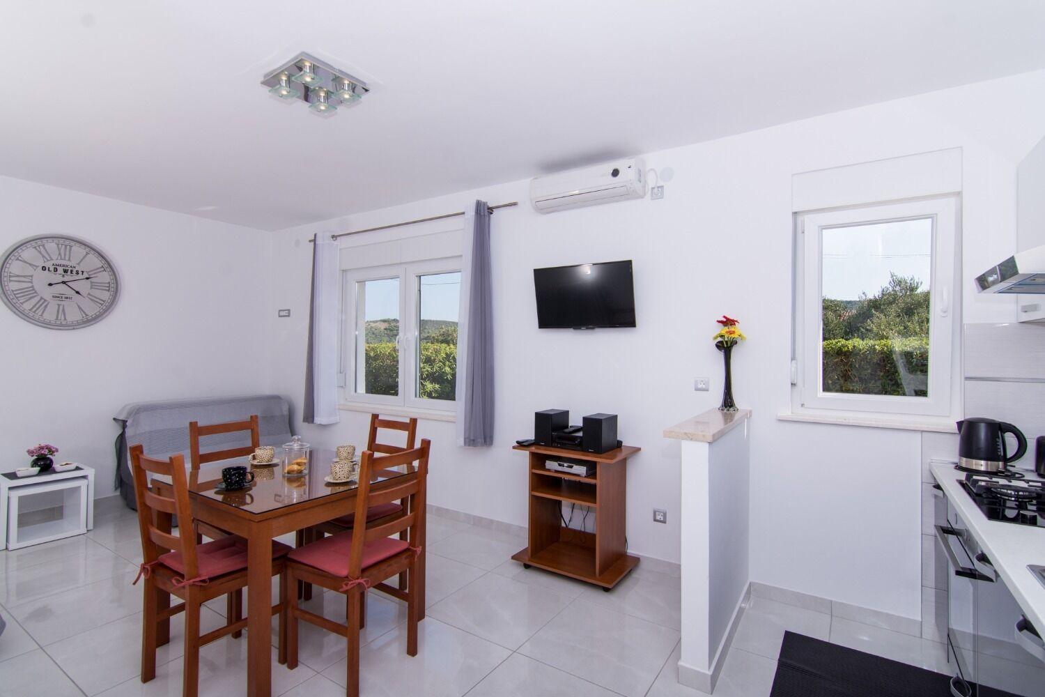 Apartments Ivica - Garden Terrace 斯拉汀 外观 照片